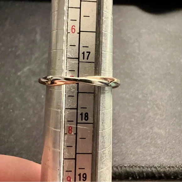 Elegant Rose Gold 925 Halo Ring - Picture 5 of 5